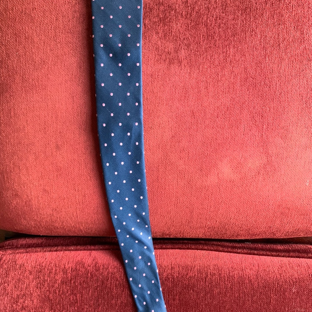 No brand remembered tie